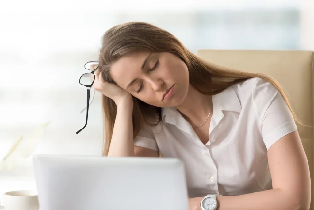 Woman experiencing excessive daytime sleepiness